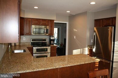 2046 Headlands Cir, Reston, VA 20191 - photo 3