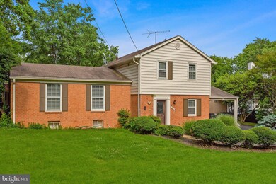 4003 Whispering Ln, Annandale, VA 22003 - photo 5