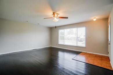 2569 Regina Ave, Columbus, OH 43204 - photo 5