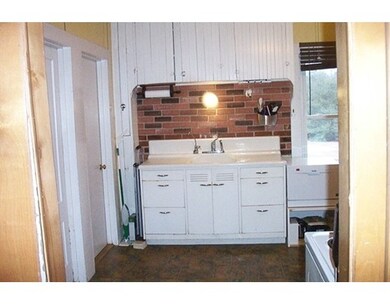 32 Forest Ave, Clinton, MA 01510 - photo 5