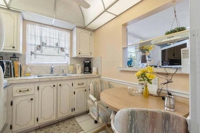 10 Windsor A, West Palm Beach, FL 33417 - photo 7