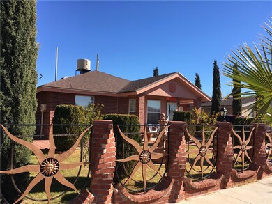 228 Crocker Dr, Horizon City, TX 79928 - photo 4