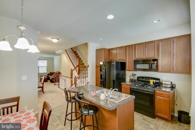 3034 Chinkapin Oak Ln unit 137, Woodbridge, VA 22191 - photo 4