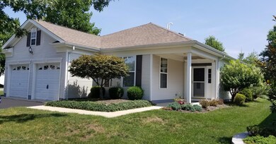 16 Warwick Way Frt 111