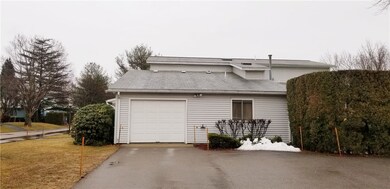 963 Great Hill Dr unit 963A, Warwick, RI 02886 - photo 4