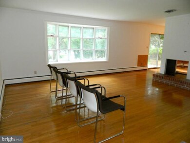 8113 Mcdonogh Rd, Pikesville, MD 21208 - photo 7