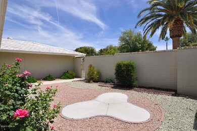 10526 W Wheatridge Dr, Sun City, AZ 85373 - photo 4
