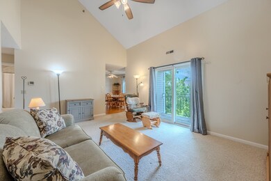 64 Tennis Plaza Rd unit 4, Dracut, MA 01826 - photo 4