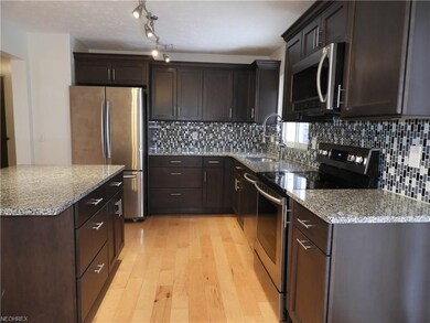 Wonderful updated eat-in kitchen with Thomasville 