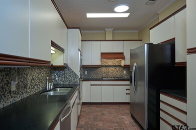 404 404 Brighton Ct, Tyler, TX 75701 - photo 5