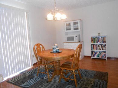 5376 Sawatch Dr, Columbus, OH 43228 - photo 2