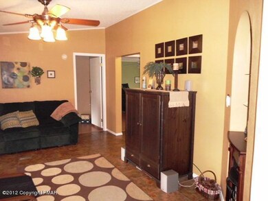 301 Pine Cir, Walnutport, PA 18088 - photo 4