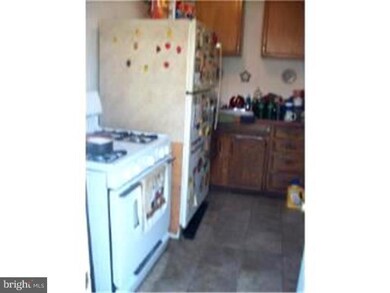 32 Summit St, Darby, PA 19023 - photo 7