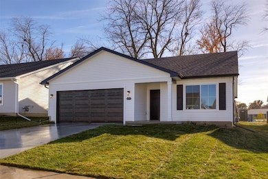 4311 Grover Woods Ln, Des Moines, IA 50317 - photo 2