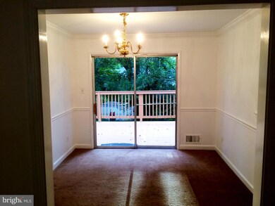 4308 Hollowview Ct, Fairfax, VA 22032 - photo 5