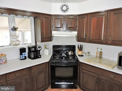 10 Spruce Ave, Bordentown, NJ 08505 - photo 7