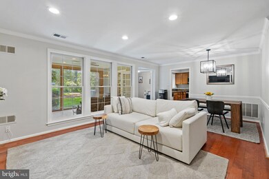 5717 Brewer House Cir unit T1, Rockville, MD 20852 - photo 3