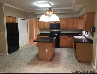 115 Kennewyck Cir, Slingerlands, NY 12159 - photo 4