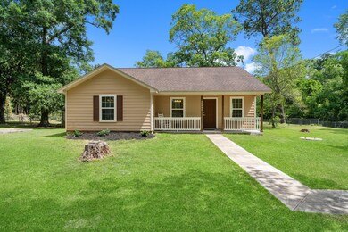 26251 Magnolia Dr, Splendora, TX 77372 - photo 2