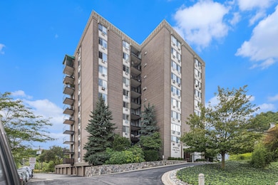 Riverside Park Place unit 5D, Ann Arbor, MI 48105 - photo 2