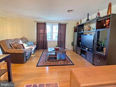 28 Bernard Dr, Morrisville, PA 19067 - photo 6