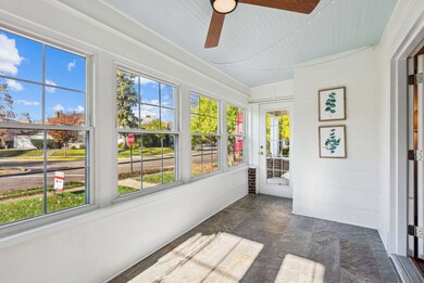 3 Season Room
