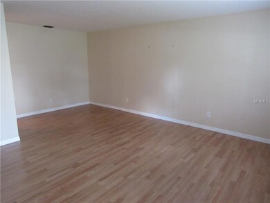 6802 Cresthill Ct, Tampa, FL 33615 - photo 5