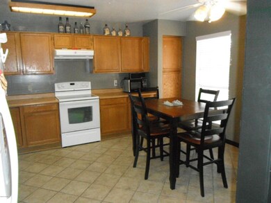 4817 Kitchen1