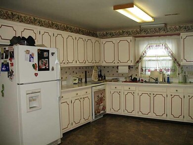 815 Maple St, Tipton, IN 46072 - photo 4