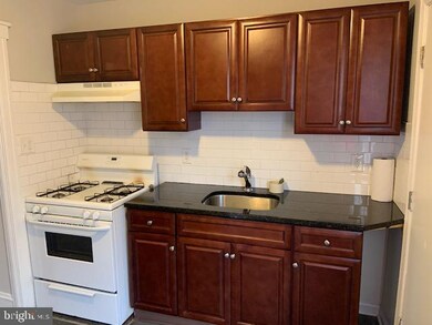 923 Lawrence Ave, Darby, PA 19023 - photo 2