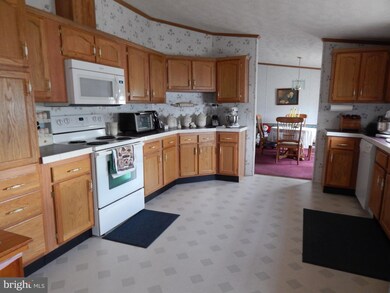 505 Caravelle Ln, Reading, PA 19606 - photo 4