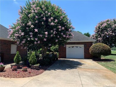 119 Dobbs Dr unit 10, Statesville, NC 28625 - photo 6
