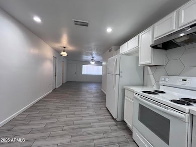 3302 W Loma Ln unit 2, Phoenix, AZ 85051 - photo 7