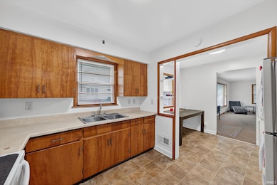 2206 Prast Blvd, South Bend, IN 46628 - photo 7