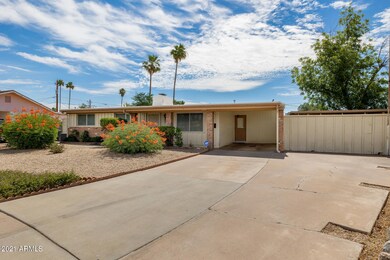 8821 N 37th Dr, Phoenix, AZ 85051 - photo 3