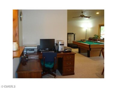Studio/Study/Office - Great Area between Kitchen a
