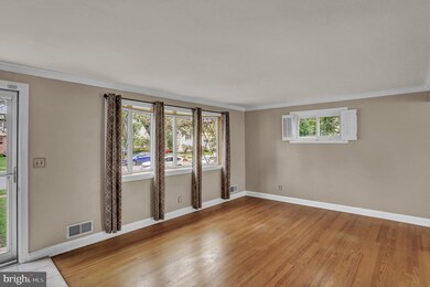 8208 Jeffers Cir, Towson, MD 21204 - photo 6