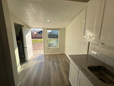 2258 E Clay Ave, Fresno, CA 93701 - photo 5