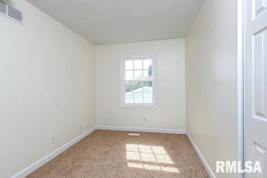2715 W 61st St, Davenport, IA 52806 - photo 7