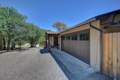 7000 Steelhead Place unit 2, Gold Hill, OR 97525 - photo 3