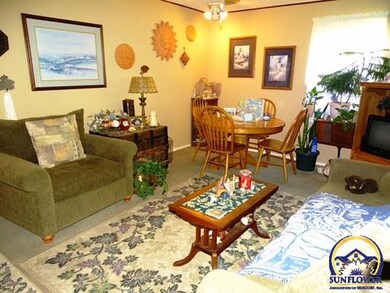 2537 SW Shunga Dr, Topeka, KS 66611 - photo 4