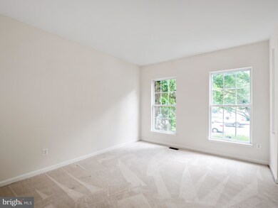 10012 Darnaway Ct, Bristow, VA 20136 - photo 7