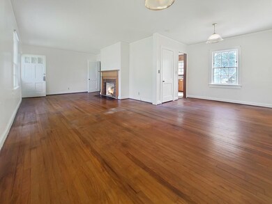 1319 Eager Dr, Albany, GA 31707 - photo 5