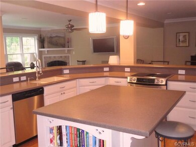 10950 Pegwell Dr, Midlothian, VA 23113 - photo 4