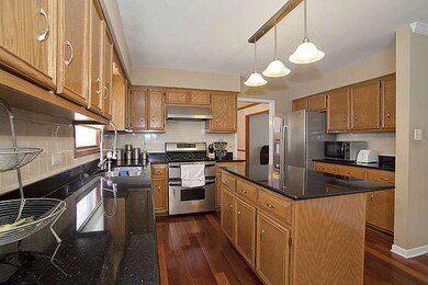 2028 Mustang Dr, Naperville, IL 60565 - photo 6