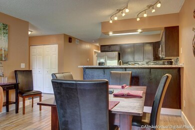 dining with bar