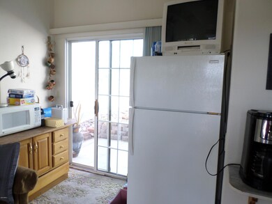 FRIDGE/FREEZER