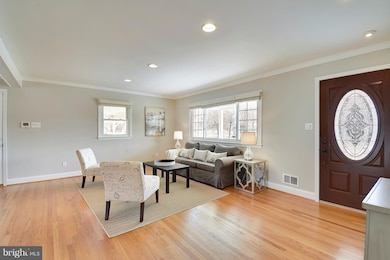 8921 Fort Hunt Rd, Alexandria, VA 22308 - photo 3