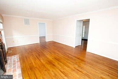 12626 Lloydminster Dr, North Potomac, MD 20878 - photo 5