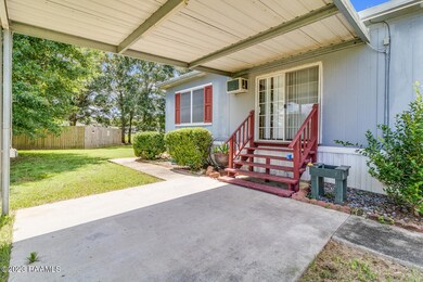 111 Blanco Dr, Youngsville, LA 70592 - photo 2